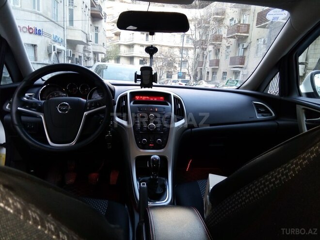 Opel Astra 2011, 246,200 km - 1.3 l - Bakı