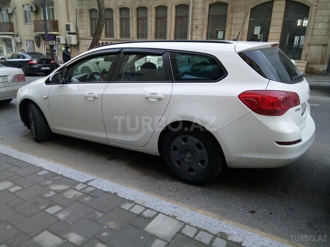 Opel Astra 2011, 246,200 km - 1.3 l - Bakı