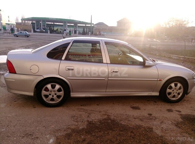 Opel Vectra 2001, 346,000 km - 1.8 l - Qusar