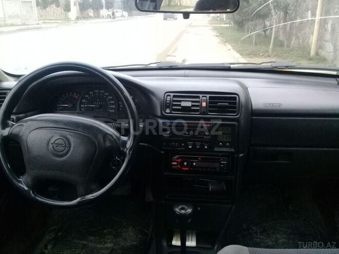 Opel Vectra 1995, 312,000 km - 2.0 l - Bakı