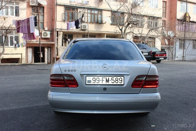 Mercedes E 200 2000, 181,100 km - 2.0 л - Xırdalan