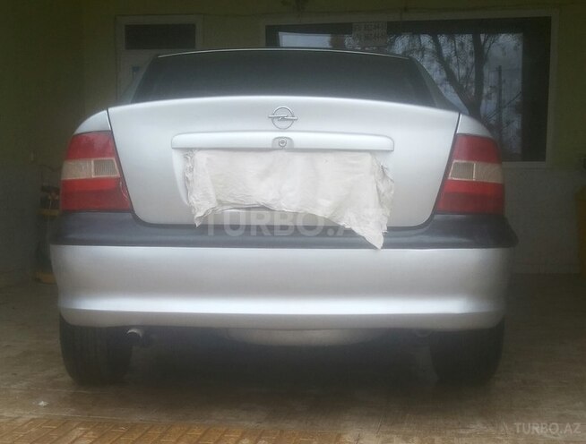 Opel Vectra 1996, 301,000 km - 1.8 л - Biləsuvar