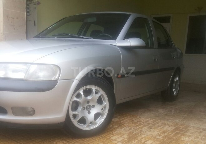 Opel Vectra 1996, 301,000 km - 1.8 л - Biləsuvar