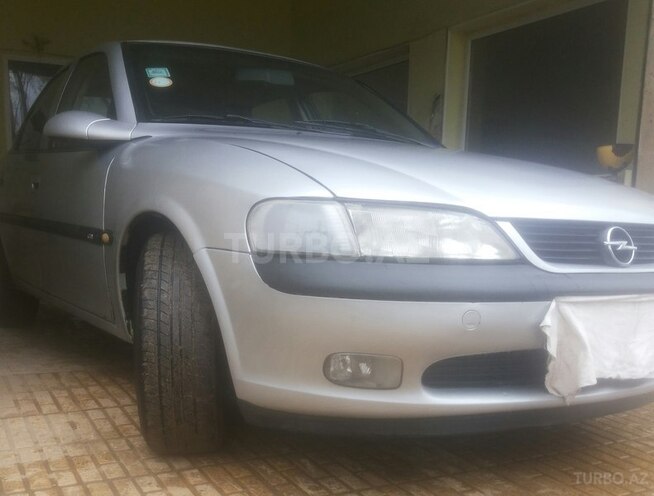 Opel Vectra 1996, 301,000 km - 1.8 л - Biləsuvar