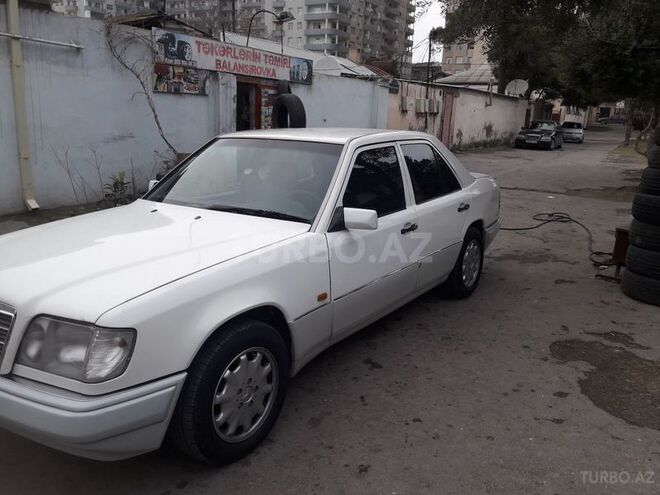 Mercedes E 220 1994, 422,200 km - 2.2 л - Bakı
