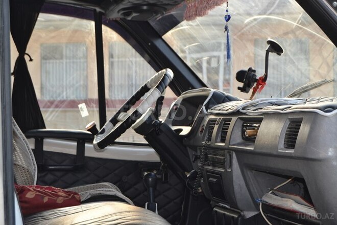 GAZ 330202-740 2002, 300,000 km - 2.4 л - Sabirabad