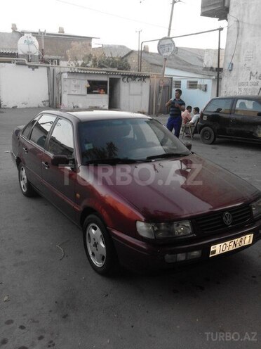 Volkswagen Passat 1994, 275,452 km - 2.0 l - Bakı