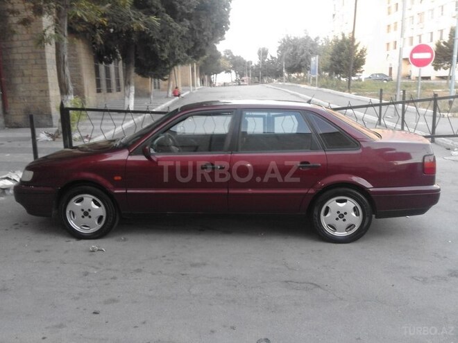 Volkswagen Passat 1994, 275,452 km - 2.0 l - Bakı