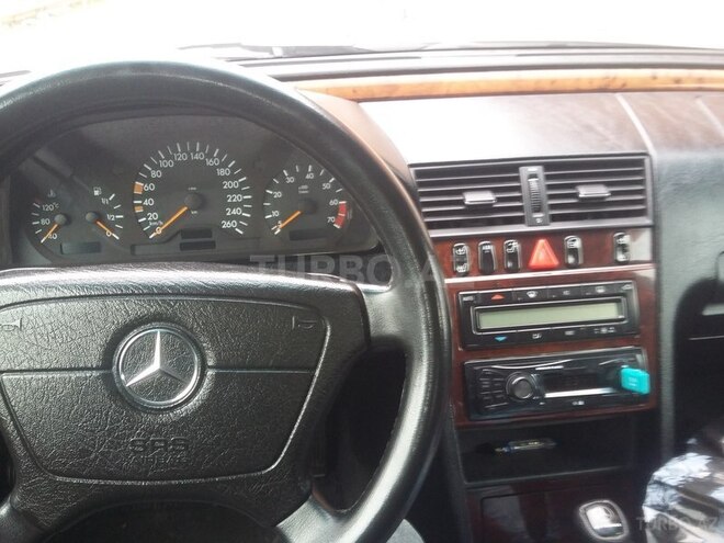 Mercedes C 240 1999, 235,691 km - 2.0 л - Zaqatala
