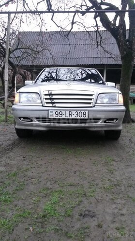 Mercedes C 240 1999, 235,691 km - 2.0 л - Zaqatala