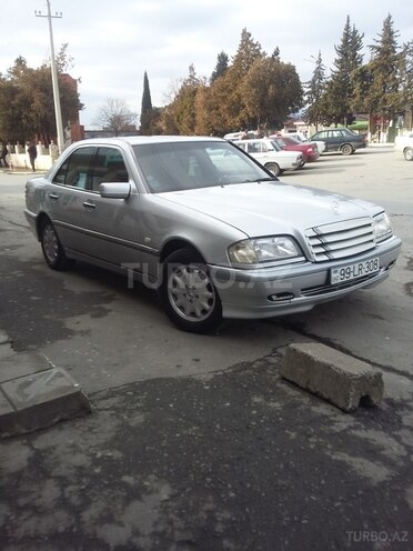 Mercedes C 240 1999, 235,691 km - 2.0 л - Zaqatala