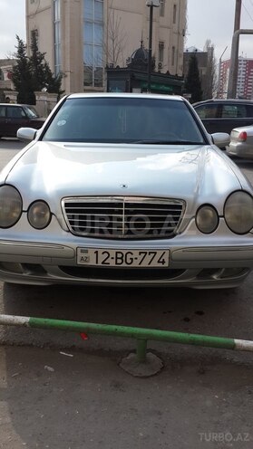 Mercedes E 220 2000, 300,000 km - 2.2 l - Bakı