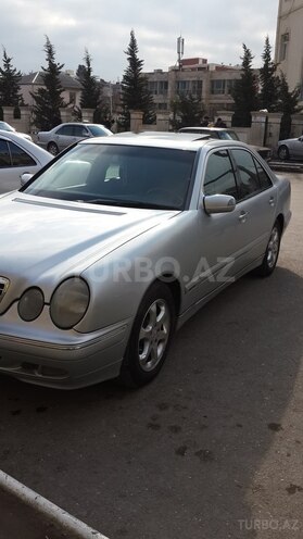 Mercedes E 220 2000, 300,000 km - 2.2 l - Bakı