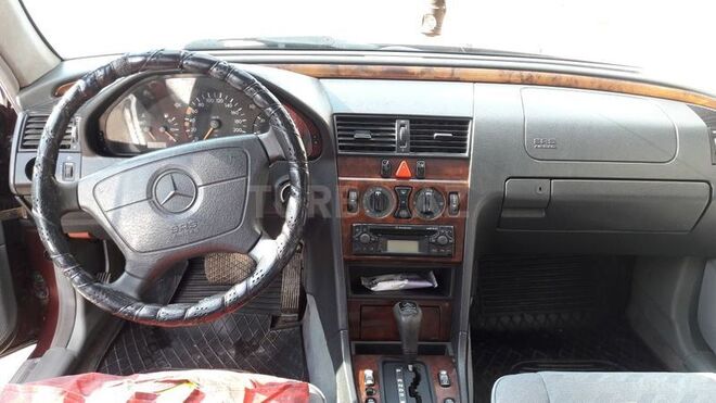 Mercedes C 220 1996, 280,000 km - 2.2 l - Bakı