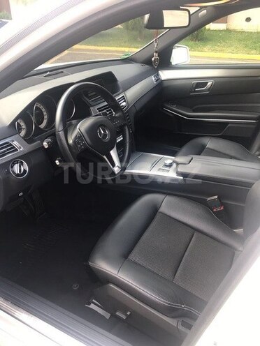 Mercedes E 220 2013, 68,000 km - 2.2 l - Gəncə