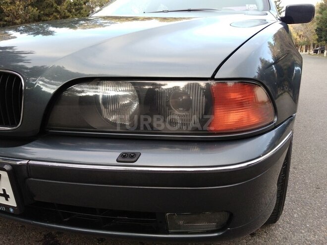 BMW 523 1999, 197,000 km - 2.5 l - Sumqayıt