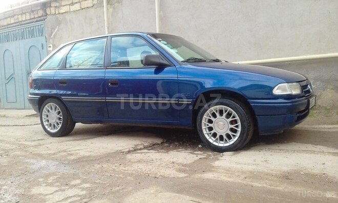 Opel Astra 1994, 386,000 km - 1.6 l - Bakı