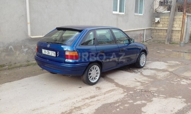 Opel Astra 1994, 386,000 km - 1.6 l - Bakı