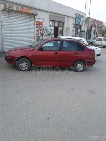Volkswagen Polo 1995, 195,000 km - 1.4 l - Bakı