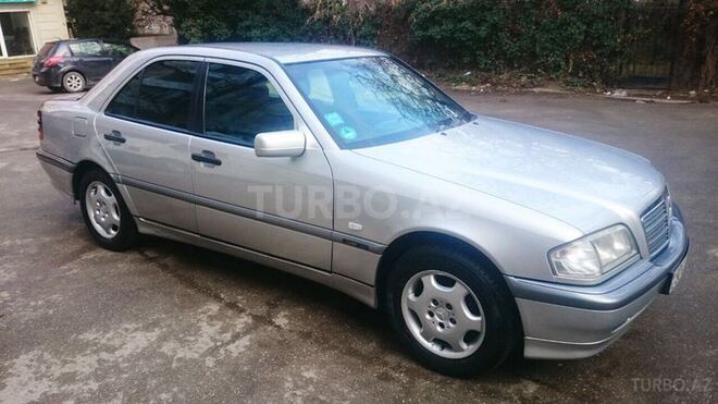Mercedes C 200 2000, 179,347 km - 2.0 l - Bakı