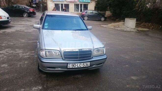 Mercedes C 200 2000, 179,347 km - 2.0 l - Bakı
