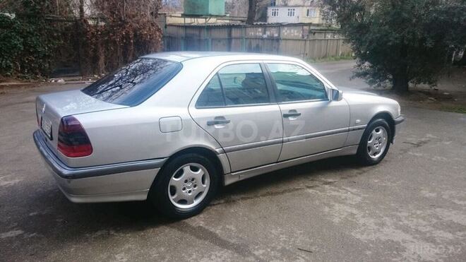 Mercedes C 200 2000, 179,347 km - 2.0 l - Bakı