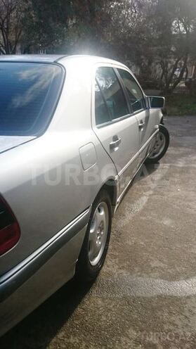 Mercedes C 200 2000, 179,347 km - 2.0 l - Bakı