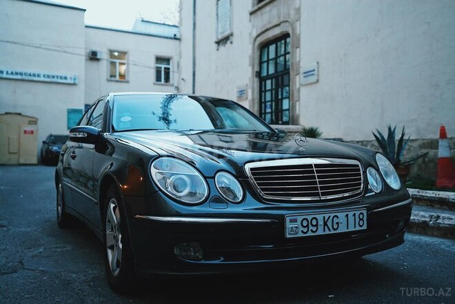 Mercedes E 320 2004, 241,500 km - 3.2 l - Bakı