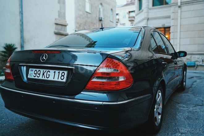 Mercedes E 320 2004, 241,500 km - 3.2 l - Bakı