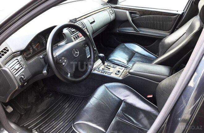 Mercedes E 280 1999, 266,000 km - 2.8 l - Bakı