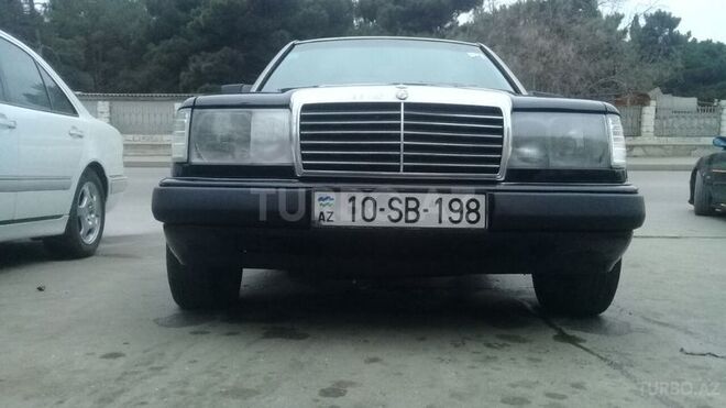 Mercedes E 230 1991, 25,000 km - 2.3 l - Bakı