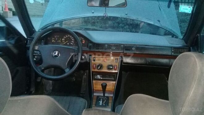 Mercedes E 230 1991, 25,000 km - 2.3 l - Bakı