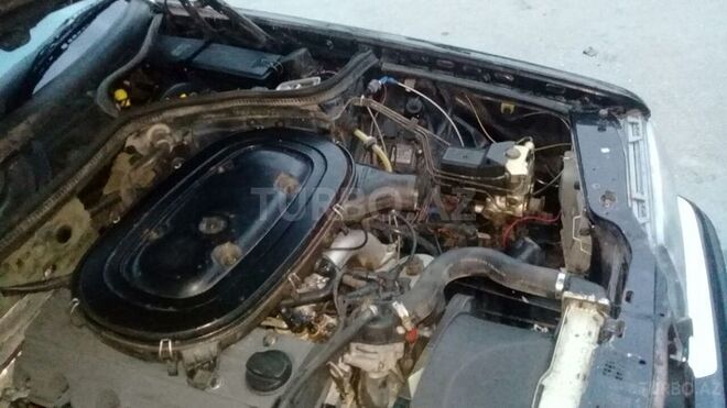 Mercedes E 230 1991, 25,000 km - 2.3 l - Bakı