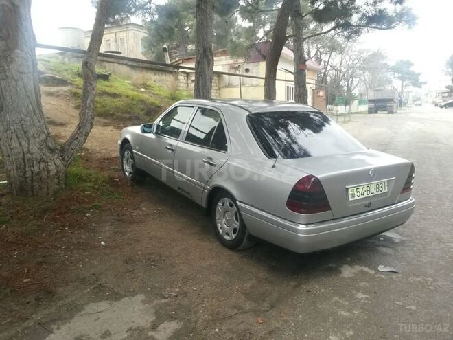 Mercedes C 220 1994, 298,000 km - 2.2 l - Sumqayıt