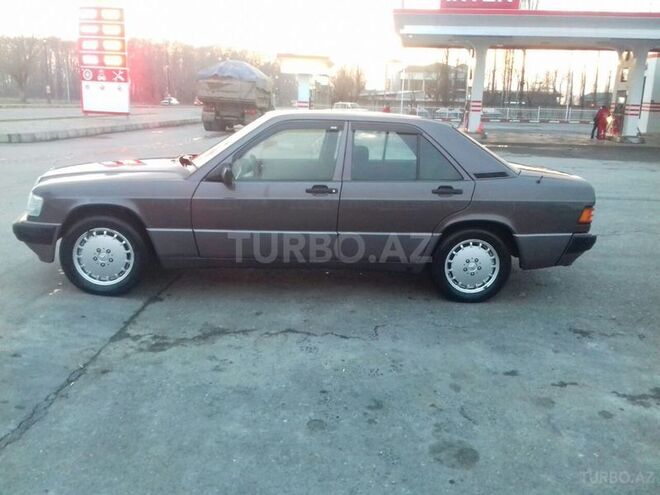 Mercedes 190 1992, 203,365 km - 1.8 л - Qəbələ