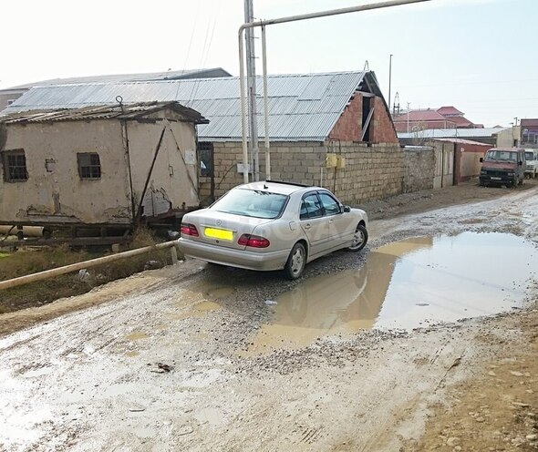 Mercedes E 240 2000, 246,500 km - 0.2 l - Xırdalan