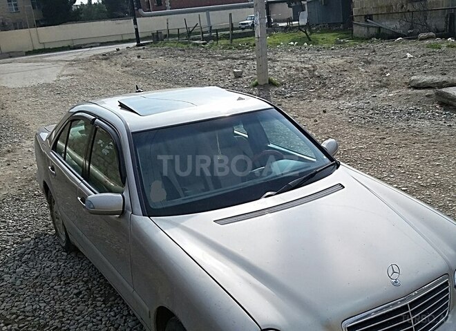 Mercedes E 240 2000, 246,500 km - 0.2 l - Xırdalan
