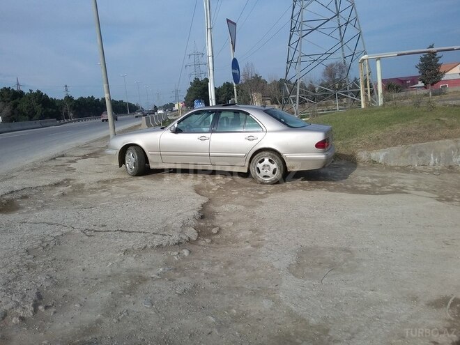 Mercedes E 240 2000, 246,500 km - 0.2 l - Xırdalan