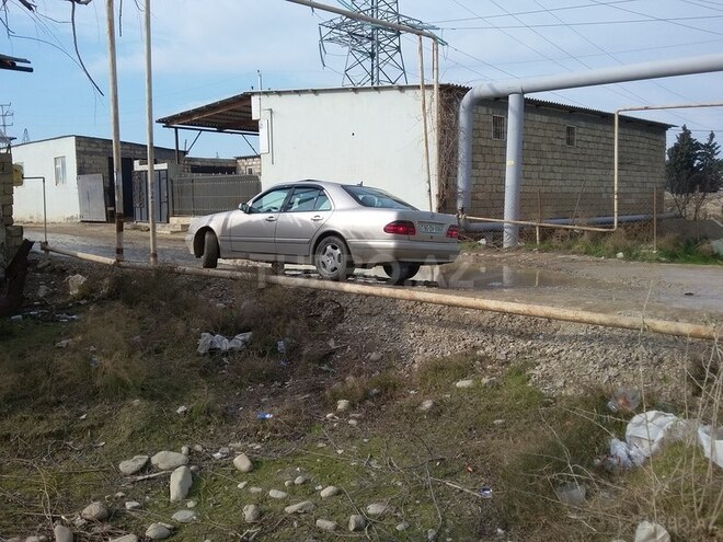 Mercedes E 240 2000, 246,500 km - 0.2 l - Xırdalan
