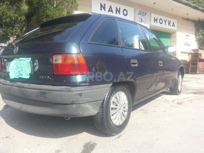Opel Astra 1994, 220,000 km - 1.6 l - Bakı