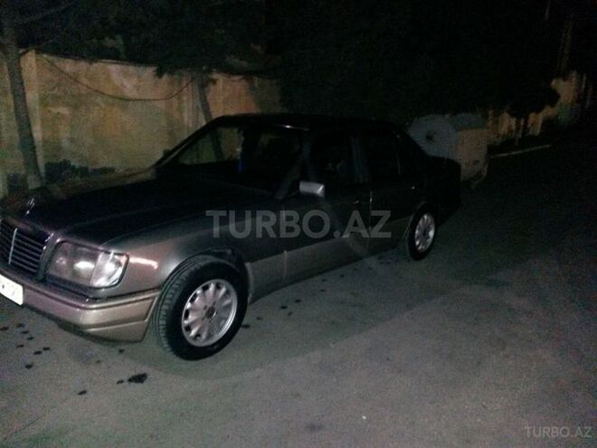 Mercedes E 220 1994, 422,200 km - 2.2 л - Bakı
