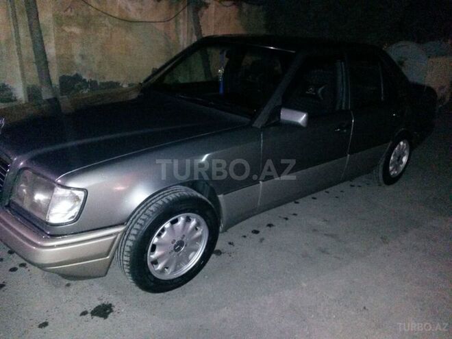 Mercedes E 220 1994, 422,200 km - 2.2 л - Bakı