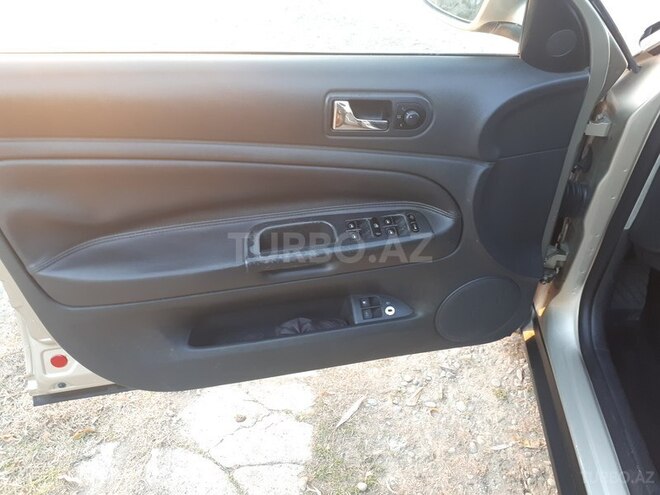 Volkswagen Passat 2004, 134,000 km - 1.8 l - Mingəçevir