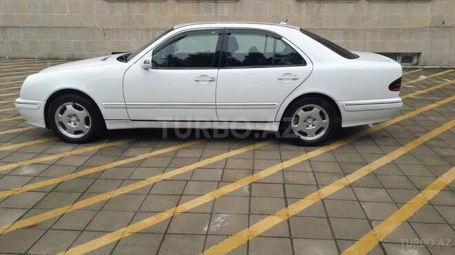 Mercedes E 220 2000, 247,520 km - 2.2 л - Bakı