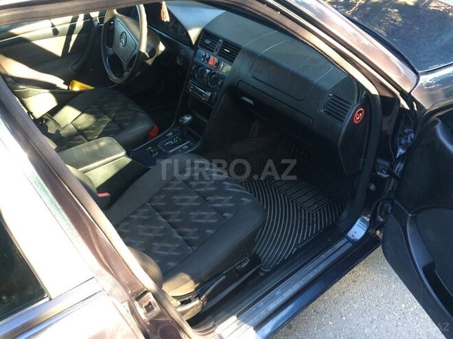 Mercedes C 180 1999, 304,000 km - 1.8 л - Sumqayıt