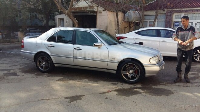 Mercedes C 220 1996, 199,000 km - 2.2 l - Sumqayıt