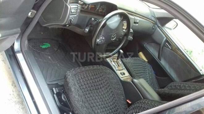 Mercedes E 240 1999, 222,700 km - 2.4 l - Bakı