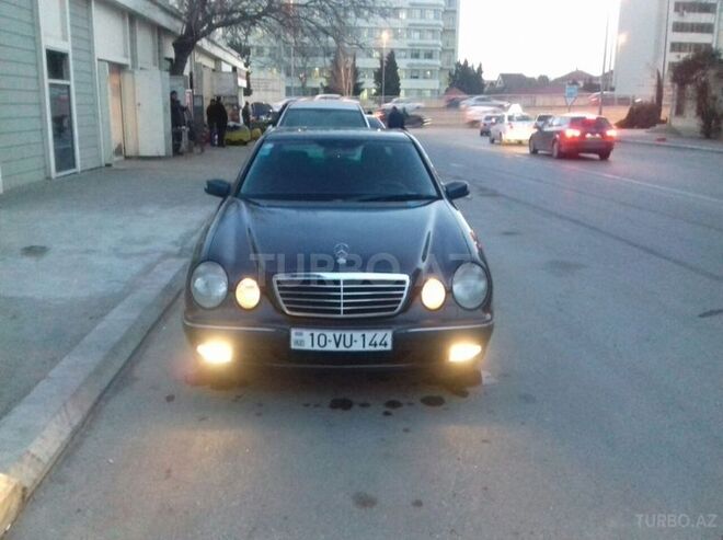 Mercedes E 240 1999, 222,700 km - 2.4 l - Bakı