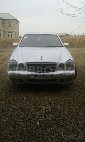 Mercedes E 280 2000, 214,000 km - 2.8 л - Salyan
