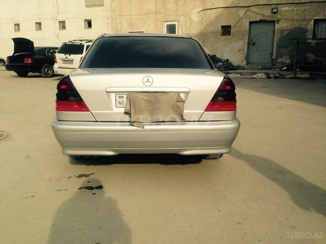 Mercedes C 240 1999, 206,000 km - 2.4 l - Bakı